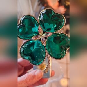 Clover Wallflower Plug-In